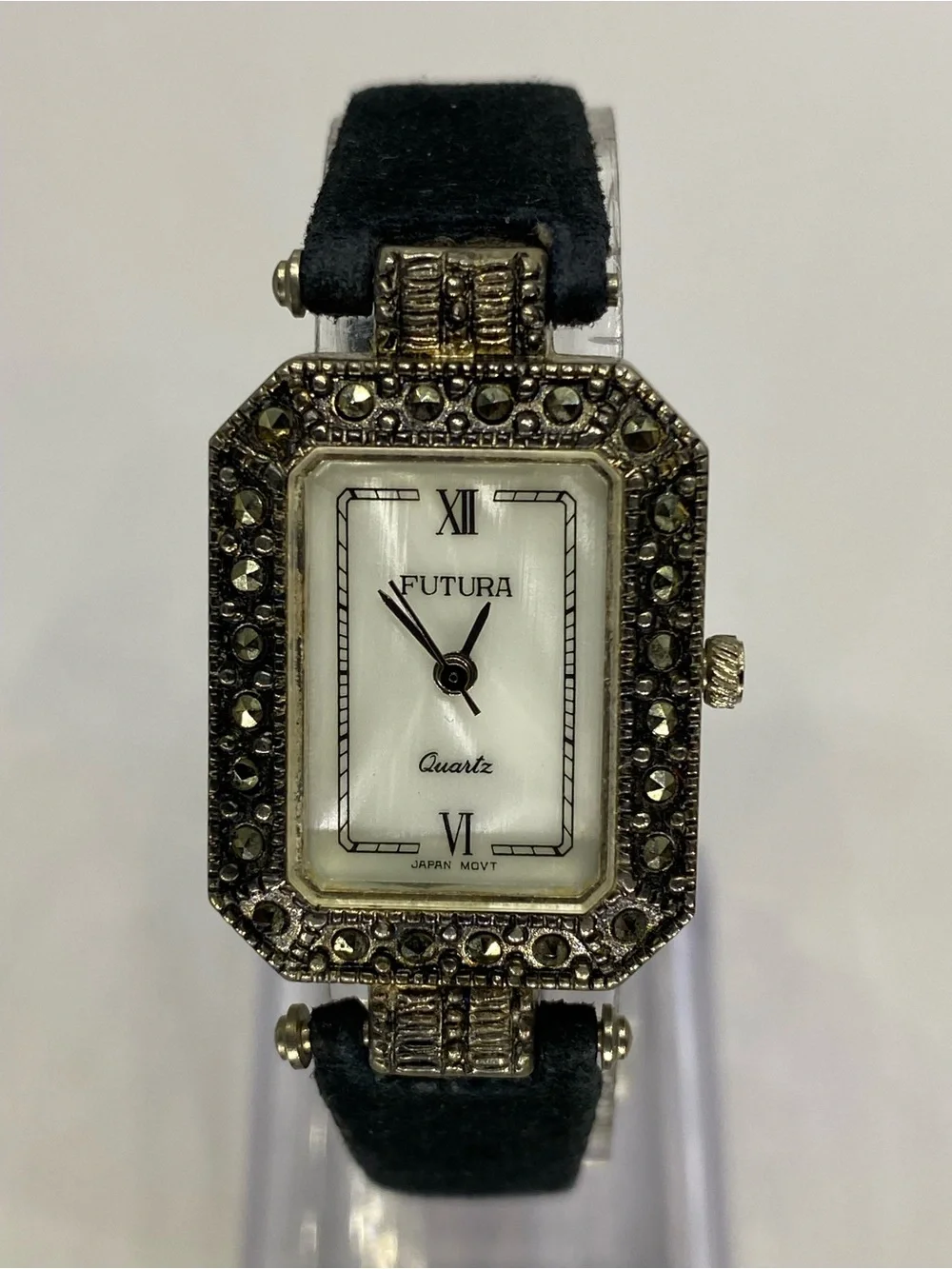 *** FUTURA ^^^ Rectangular Crystal Accent Quartz Watch / Japan movement ***
